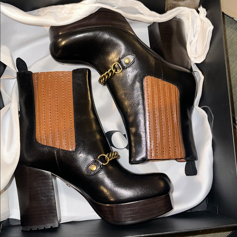 New in box - COACH Chelsea Platform Chunky boot - Picture 3 of 8